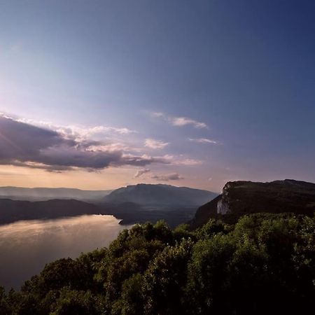 Confort Entre Lac Et Montagne Tresserve Экстерьер фото